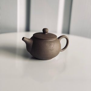 Vintage little teapot. SOLD!